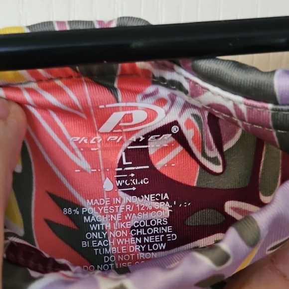 Pro Player Multicolor Leaf Print Leggings - Picture 3 of 3